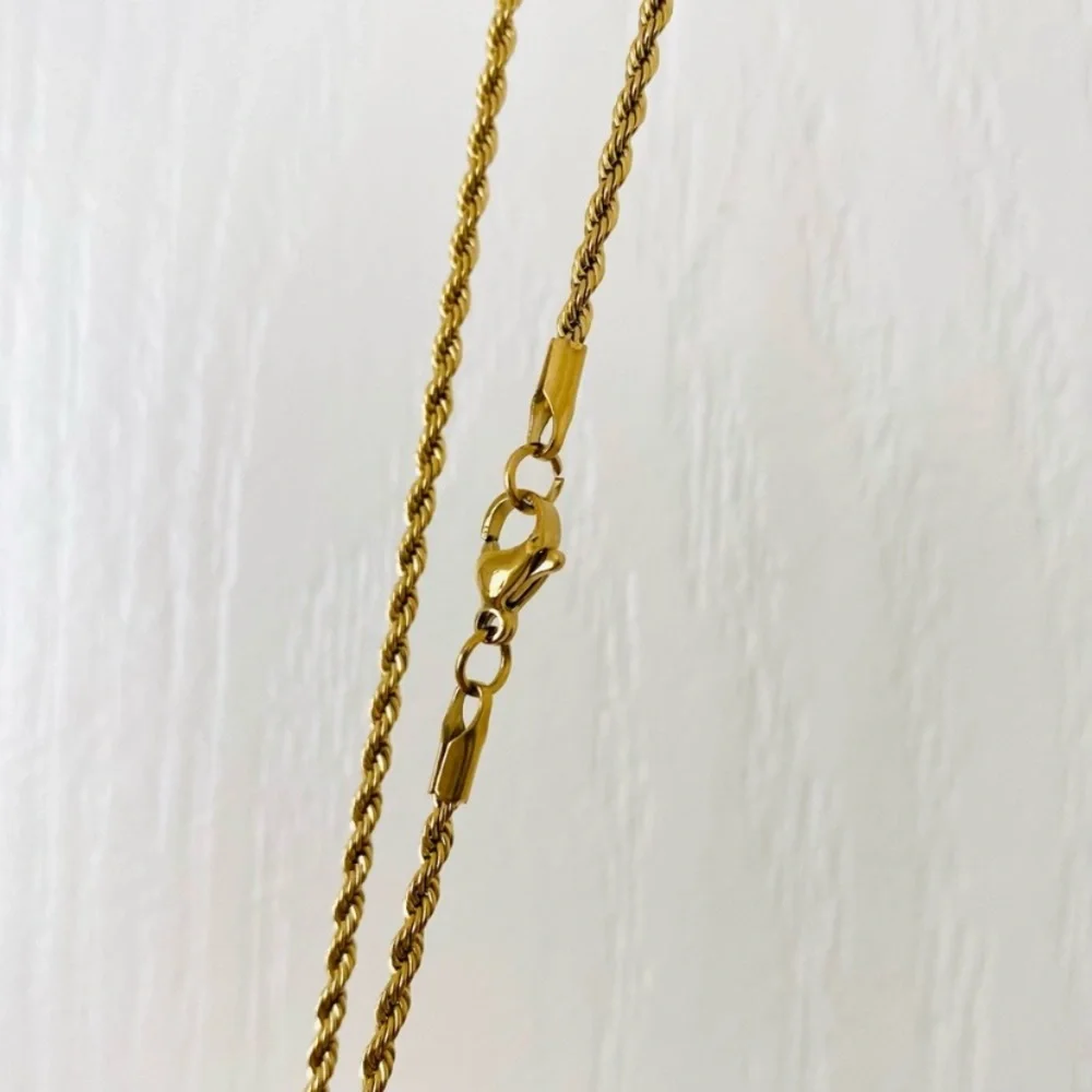 Brand New Tory Burch Gold Tone Logo Charm Pendant Rope Chain Necklace